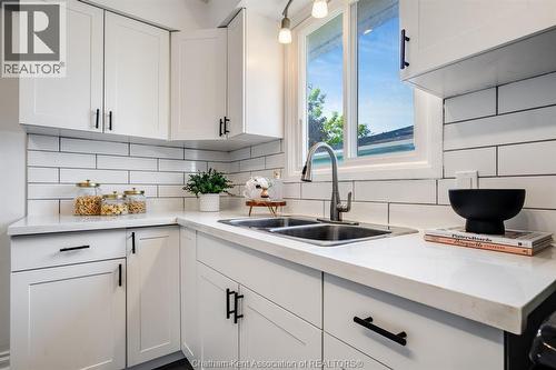 69 Bridle Path Road, Wallaceburg, ON - Indoor Photo Showing Kitchen With Double Sink