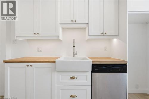 35 Oakhill Drive Unit# 20C, Brantford, ON - Indoor Photo Showing Kitchen