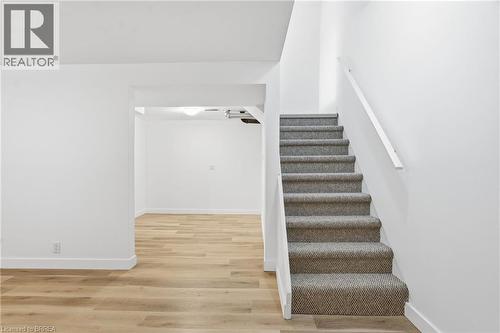 35 Oakhill Drive Unit# 20C, Brantford, ON - Indoor Photo Showing Other Room