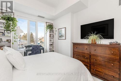219 - 1 Hume Street, Collingwood, ON - Indoor Photo Showing Bedroom