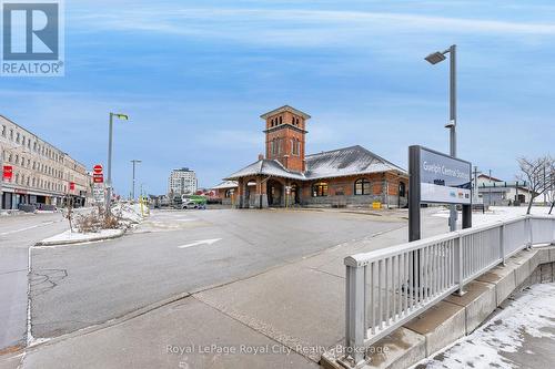 138 Arthur Street N, Guelph (St. George'S), ON - Outdoor