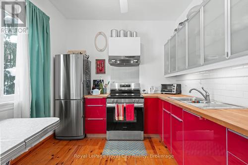 138 Arthur Street N, Guelph (St. George'S), ON - Indoor Photo Showing Kitchen With Stainless Steel Kitchen With Double Sink