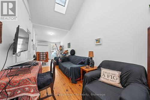 138 Arthur Street N, Guelph (St. George'S), ON - Indoor