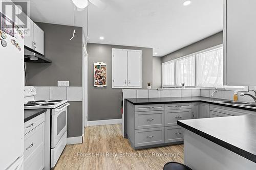 Good layout & lots of windows - 58 Edith Avenue, Grey Highlands, ON - Indoor Photo Showing Kitchen With Double Sink