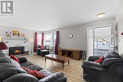 Lots of natural light in the Living Room - 