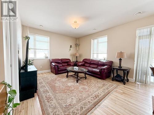 304 - 20 Silver Birch Court, Parry Sound, ON - Indoor Photo Showing Living Room