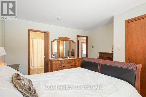 557409 4Th Concession S, Meaford, ON - Indoor Photo Showing Bedroom