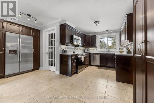 131 Burns Drive, Mcnab/Braeside, ON - Indoor Photo Showing Kitchen With Upgraded Kitchen