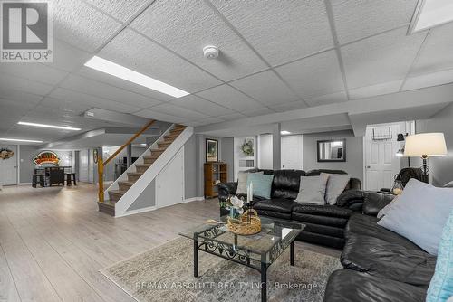 131 Burns Drive, Mcnab/Braeside, ON - Indoor Photo Showing Living Room