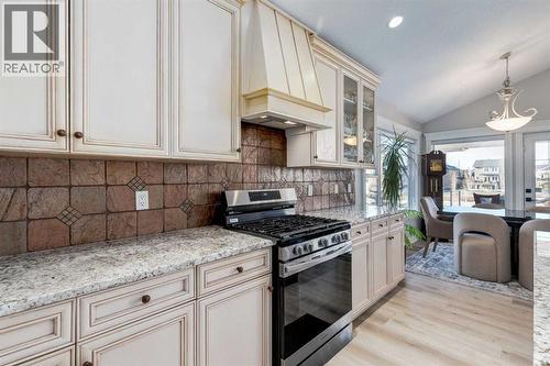 79 Discovery Ridge Park Sw, Calgary, AB - Indoor Photo Showing Kitchen With Upgraded Kitchen