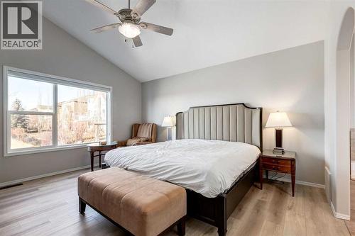 79 Discovery Ridge Park Sw, Calgary, AB - Indoor Photo Showing Bedroom