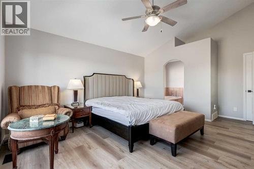 79 Discovery Ridge Park Sw, Calgary, AB - Indoor Photo Showing Bedroom