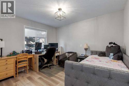 79 Discovery Ridge Park Sw, Calgary, AB - Indoor Photo Showing Office