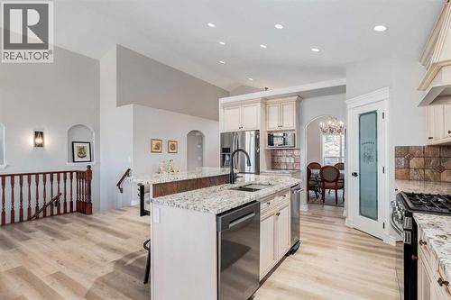 79 Discovery Ridge Park Sw, Calgary, AB - Indoor Photo Showing Kitchen With Upgraded Kitchen