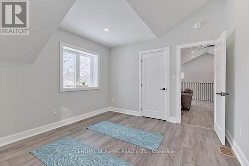 32 Wilson Street, Laurentian Hills, ON - Indoor Photo Showing Other Room
