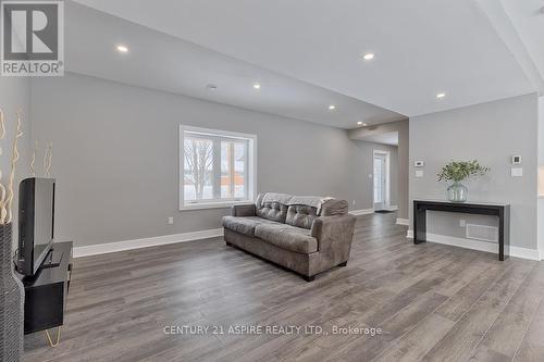 32 Wilson Street, Laurentian Hills, ON - Indoor