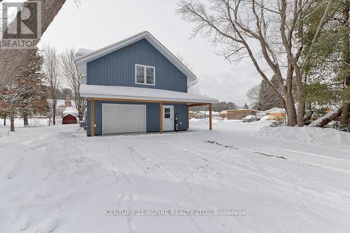 32 Wilson Street, Laurentian Hills, ON - Outdoor