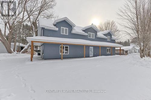 32 Wilson Street, Laurentian Hills, ON - Outdoor