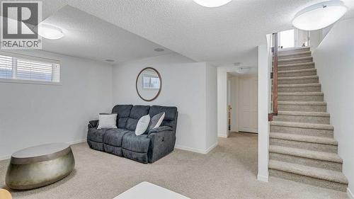 389 Cranberry Circle Se, Calgary, AB - Indoor