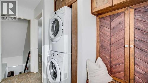 389 Cranberry Circle Se, Calgary, AB - Indoor Photo Showing Laundry Room