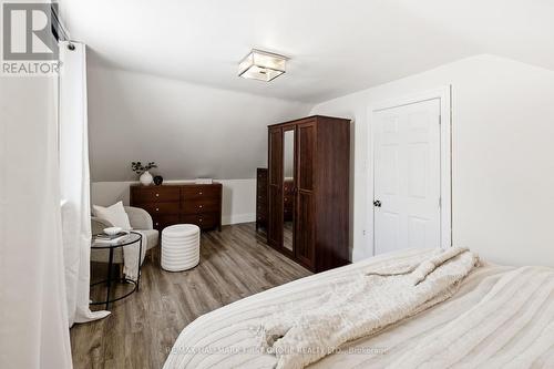 325 Elgin Street W, Oshawa, ON - Indoor Photo Showing Bedroom