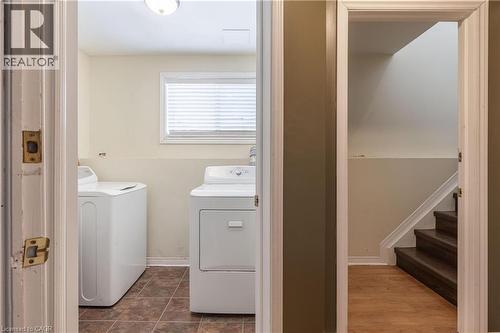 138 Carlton Street, St. Catharines, ON - Indoor Photo Showing Laundry Room
