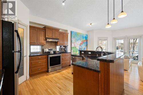 20 Ranch Road, Okotoks, AB - Indoor Photo Showing Kitchen