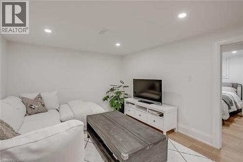 564 Maplehill Drive, Burlington, ON - Indoor