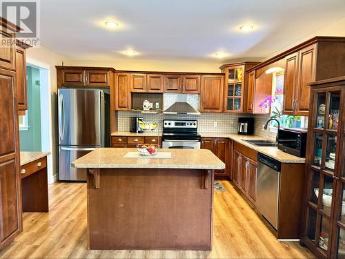 36 Picton Beete Crescent, Stratford, PE - Indoor Photo Showing Kitchen With Double Sink