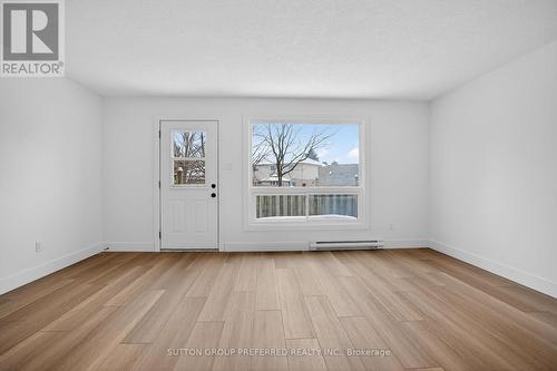 24 - 1600 Culver Drive, London East (East H), ON - Indoor Photo Showing Other Room