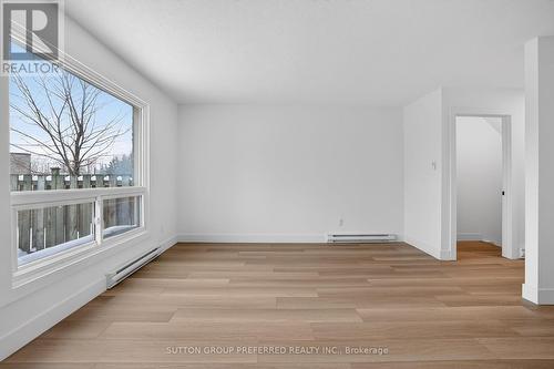 24 - 1600 Culver Drive, London East (East H), ON - Indoor Photo Showing Other Room