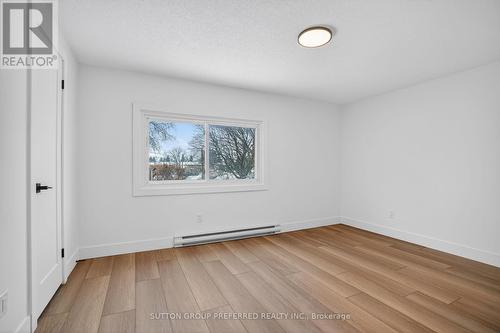 24 - 1600 Culver Drive, London East (East H), ON - Indoor Photo Showing Other Room