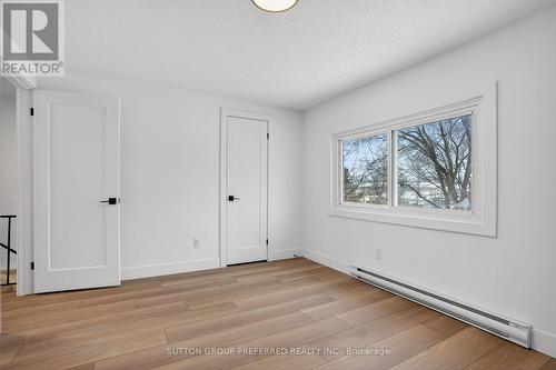 24 - 1600 Culver Drive, London East (East H), ON - Indoor Photo Showing Other Room