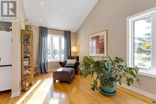 Sitting nook for quiet times - 100 Nagle Way, Tay Valley, ON - Indoor