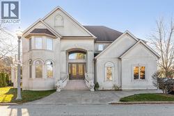 460 SHOREVIEW CIRCLE  Windsor, ON N8P 1M7
