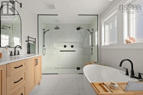 26 Parkvale Crescent, Bedford, NS - Indoor Photo Showing Bathroom