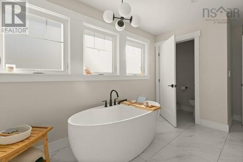 26 Parkvale Crescent, Bedford, NS - Indoor Photo Showing Bathroom