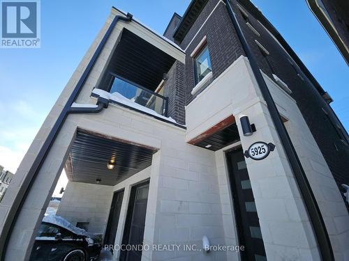 5925 SAIGON STREET  Mississauga, ON L5V 2V9