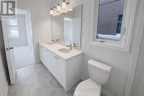 5925 Saigon Street, Mississauga, ON - Indoor Photo Showing Bathroom