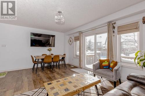 35 Oldfield Drive, Guelph, ON - Indoor Photo Showing Living Room