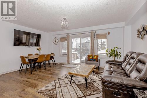 35 Oldfield Drive, Guelph, ON - Indoor Photo Showing Living Room
