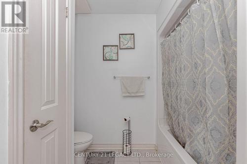 35 Oldfield Drive, Guelph, ON - Indoor Photo Showing Bathroom