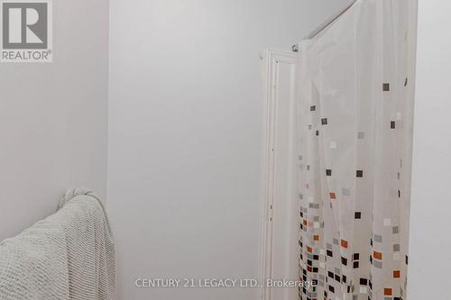 35 Oldfield Drive, Guelph, ON - Indoor Photo Showing Other Room