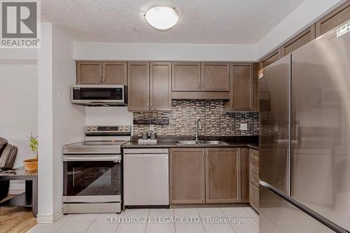 35 Oldfield Drive, Guelph, ON - Indoor Photo Showing Kitchen With Stainless Steel Kitchen With Double Sink