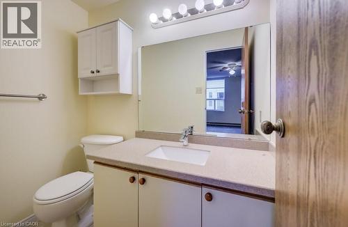 55 Green Valley Drive Unit# 1710, Kitchener, ON - Indoor Photo Showing Bathroom