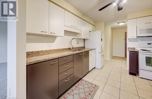 55 Green Valley Drive Unit# 1710, Kitchener, ON - Indoor Photo Showing Kitchen