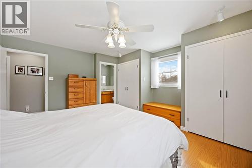 8108 Hillsboro Road, Plympton-Wyoming, ON - Indoor Photo Showing Bedroom