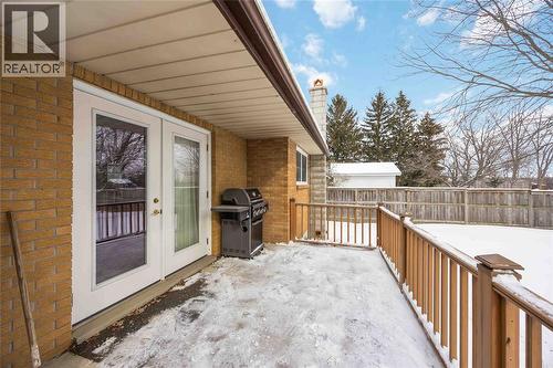 8108 Hillsboro Road, Plympton-Wyoming, ON - Outdoor With Exterior