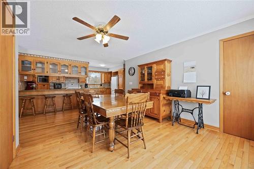 8108 Hillsboro Road, Plympton-Wyoming, ON - Indoor Photo Showing Dining Room