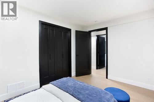 2416 Palliser Drive Sw, Calgary, AB - Indoor Photo Showing Bedroom
